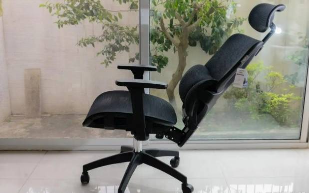 人体工学椅哪个牌子性价比高?2025年热门人体工学椅十大品牌推荐