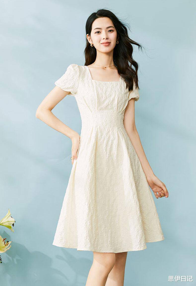 绝美杏色提花连衣裙,清新淡雅气质,瞬间提升淑女魅力