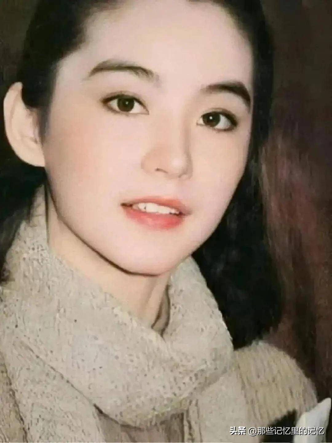 林青霞绝世颜值获金庸称赞,20张经典美照,展现无与伦比魅力!