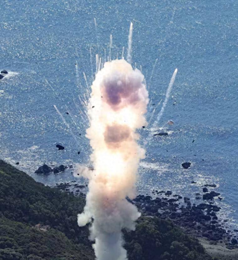 日本登月失败，火箭发射5秒后又空中爆炸！真的吗？真相不是这样