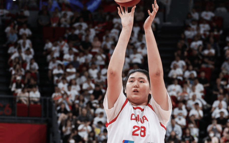 28米vs2.07米！韩旭秒变小个子，波黑3人包夹：防不住一点