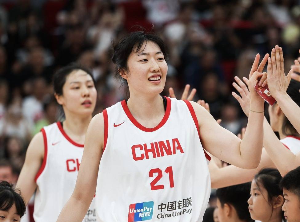 19分钟轰15分！中国女篮又一23岁王牌崛起：李梦替身变2米23张子宇绝配