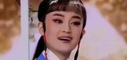 不靠父母自己打拼,如今成为父亲的骄傲