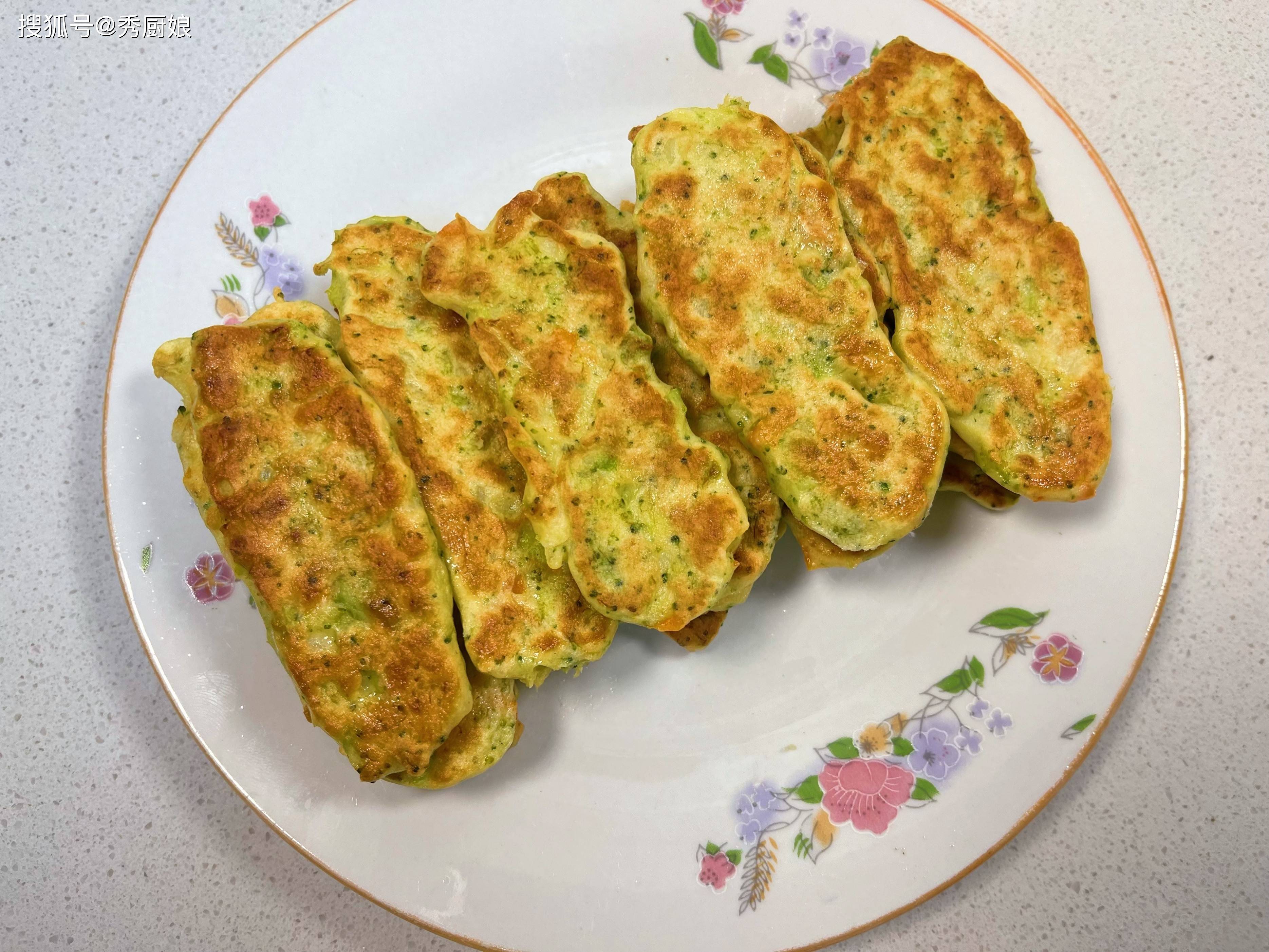 清晨厨房的兵荒马乱？8分钟山药鸡蛋饼拯救全家早餐