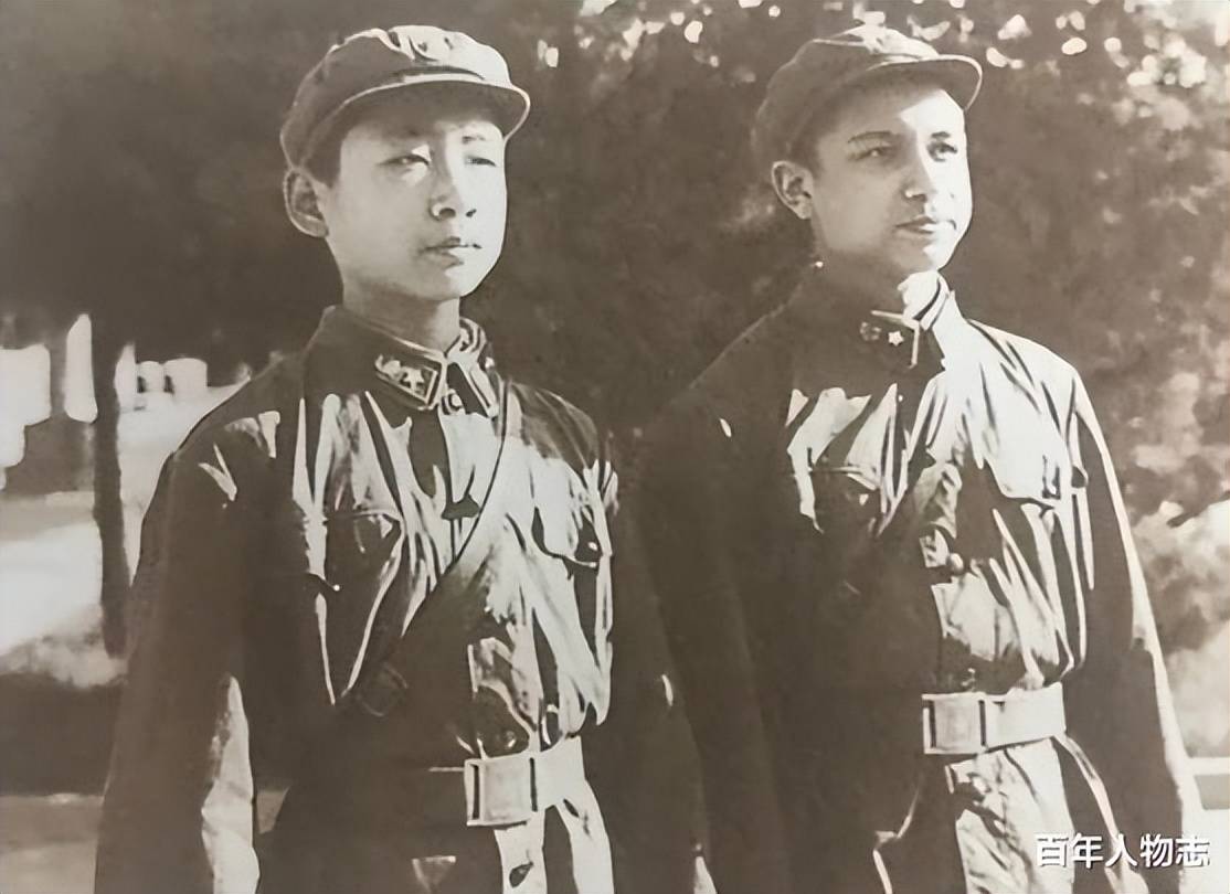 64年,刘源第一次穿上军装,在军营与李富春外孙留下了一张合影_北京中南海_刘少奇_王光美