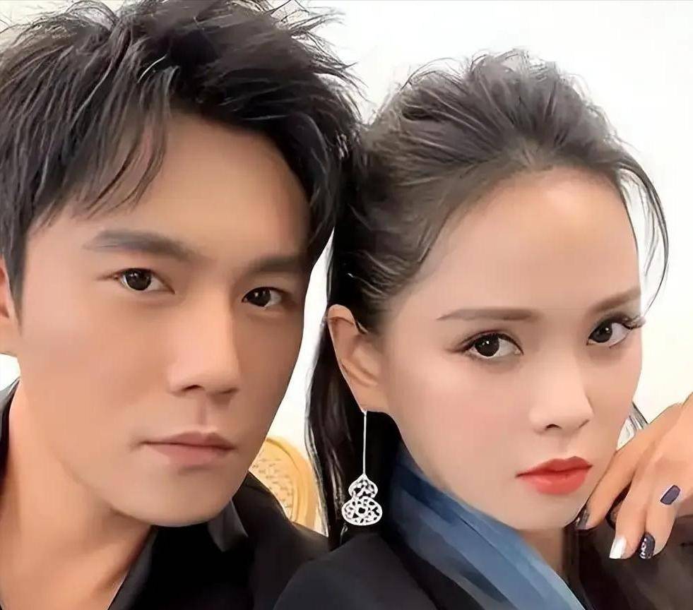 伊能静和秦昊结婚十年没离婚反而各自过日子,年龄差大但感情稳定