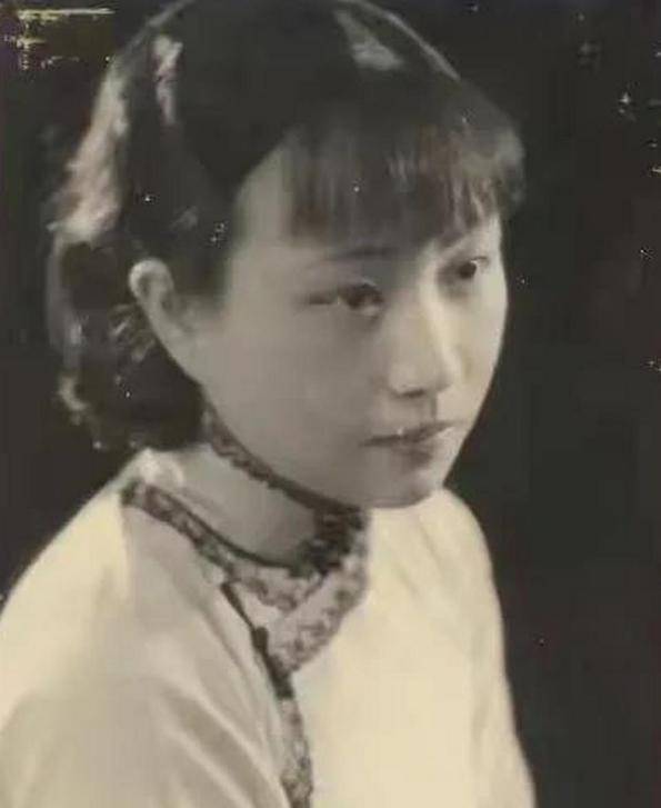 曾因丈夫冷落而失望自杀,晚年寄居亲哥家孤寂离世