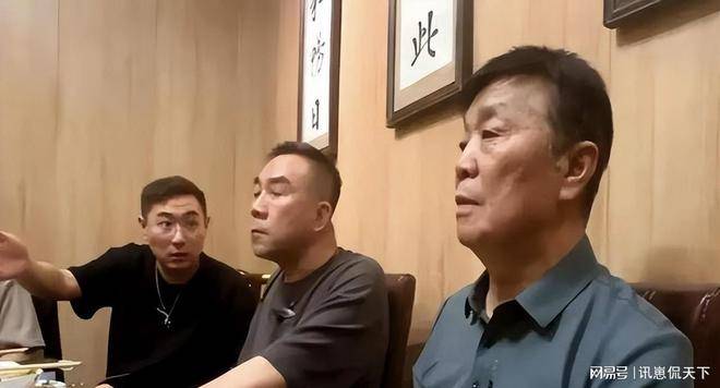 杨议自立门户收15徒，现场缺传统角色？说相声的竟只有3个半