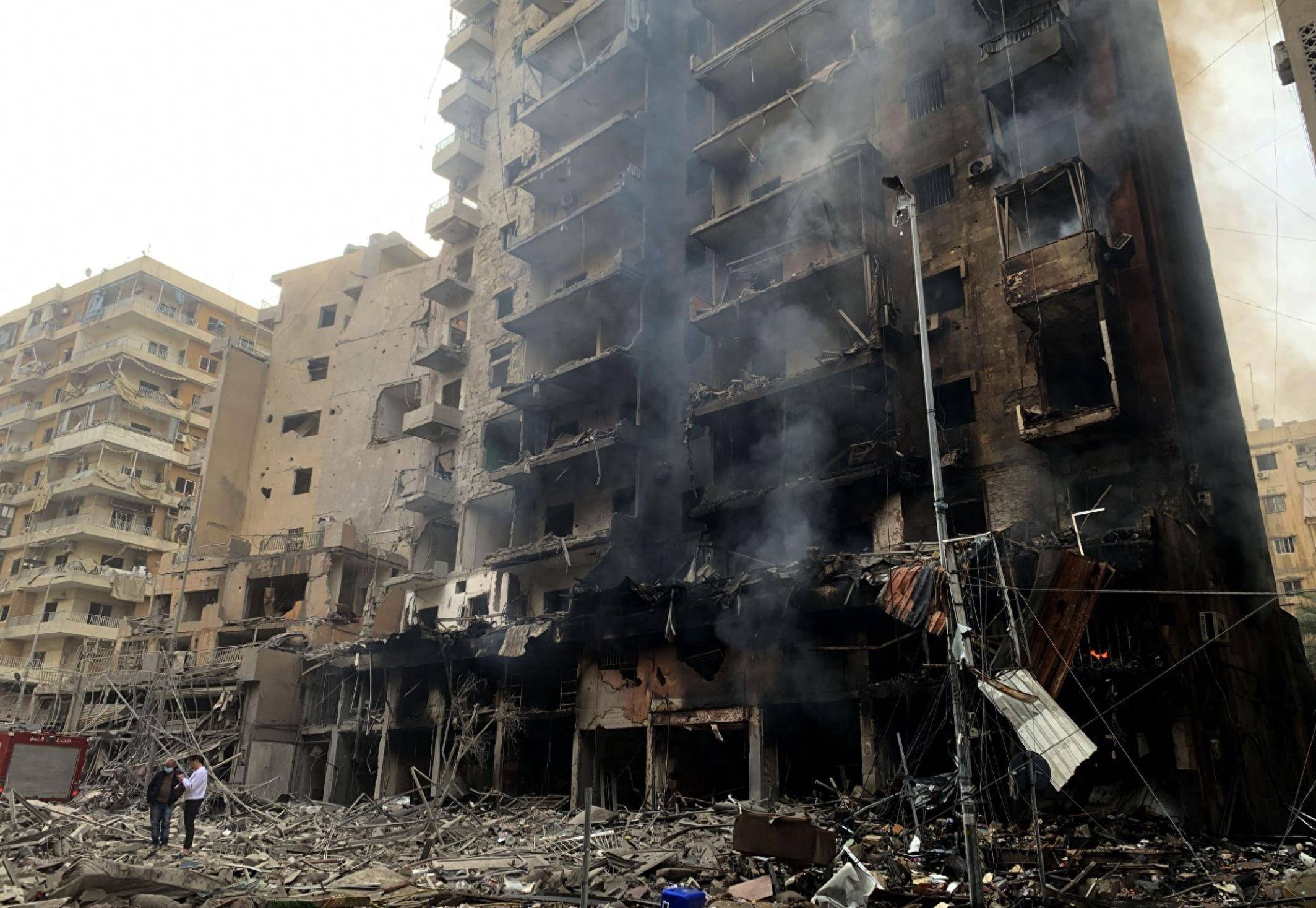 伊朗报复火力全开,轰炸以色列首都金融中心,美国态度急转直下