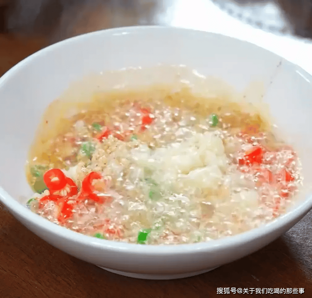 凉拌万能汁的制作方法_怎样调制万能凉拌汁_