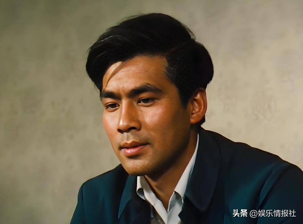 普京小女儿罕见亮相_眼空蓄泪泪空垂_