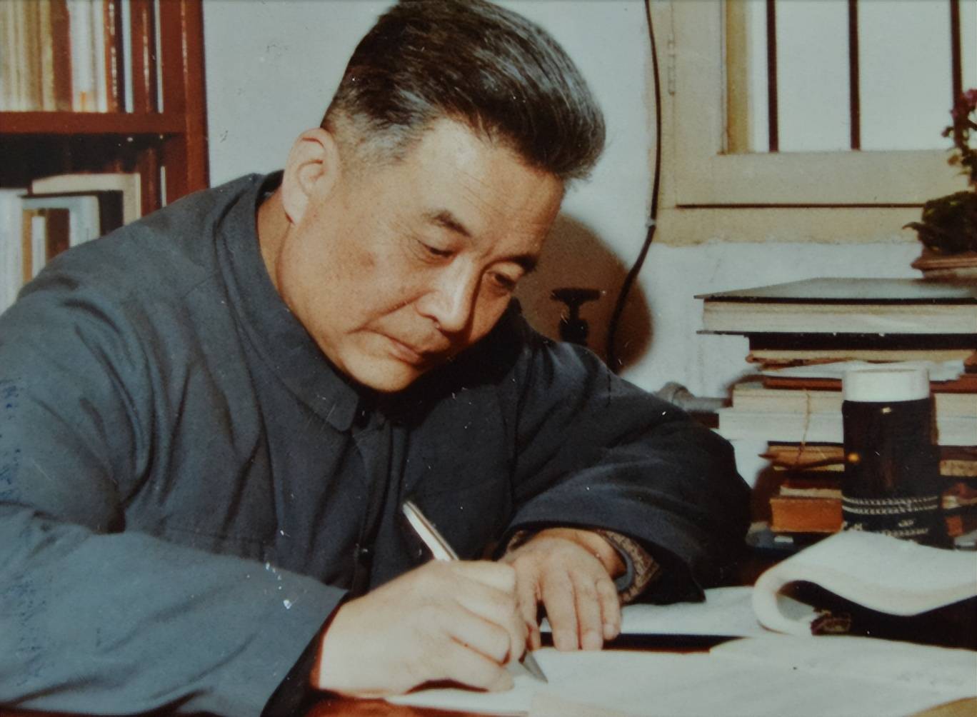 1985年杨振宁看望身患癌症的邓稼先,问:国家给你发了多少奖金?