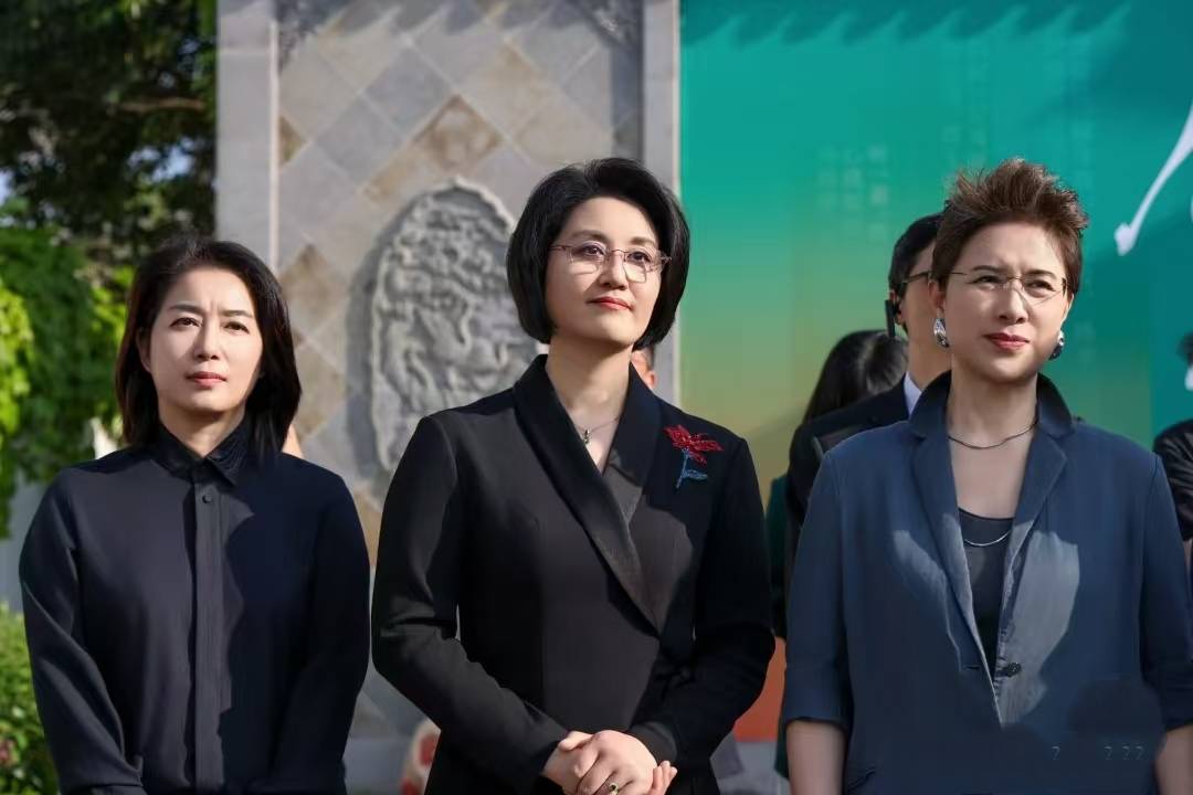 越剧创新还是变异？力捧陈丽君背后隐情，戏