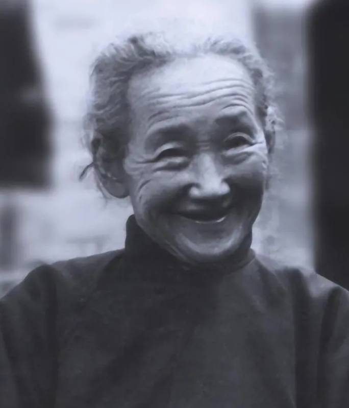_建国后，我国只有2位首长没火葬，一个是许世友，另一个是谁？_建国后，我国只有2位首长没火葬，一个是许世友，另一个是谁？