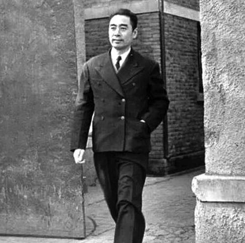 1945年中共七大，周恩来票数为何低？竟