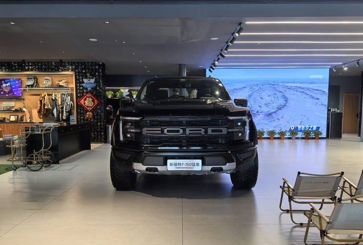 全新福特F-150猛禽震撼上市 售价82.88万元
