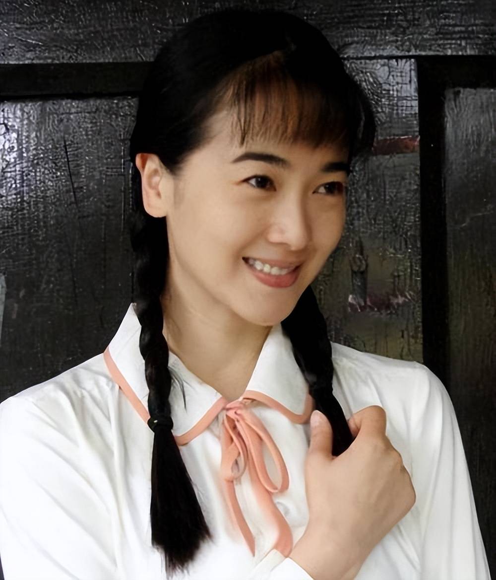 人前正经人后疯狂,出卖色相上位,"风流浪姐"左小青现形记