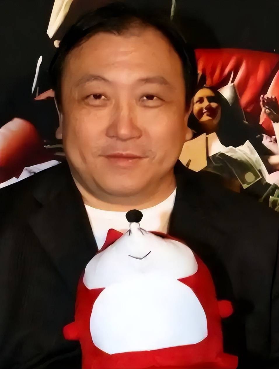 王晶被采访后再次冲上了热搜,广东网友为他发声,影响力太大了