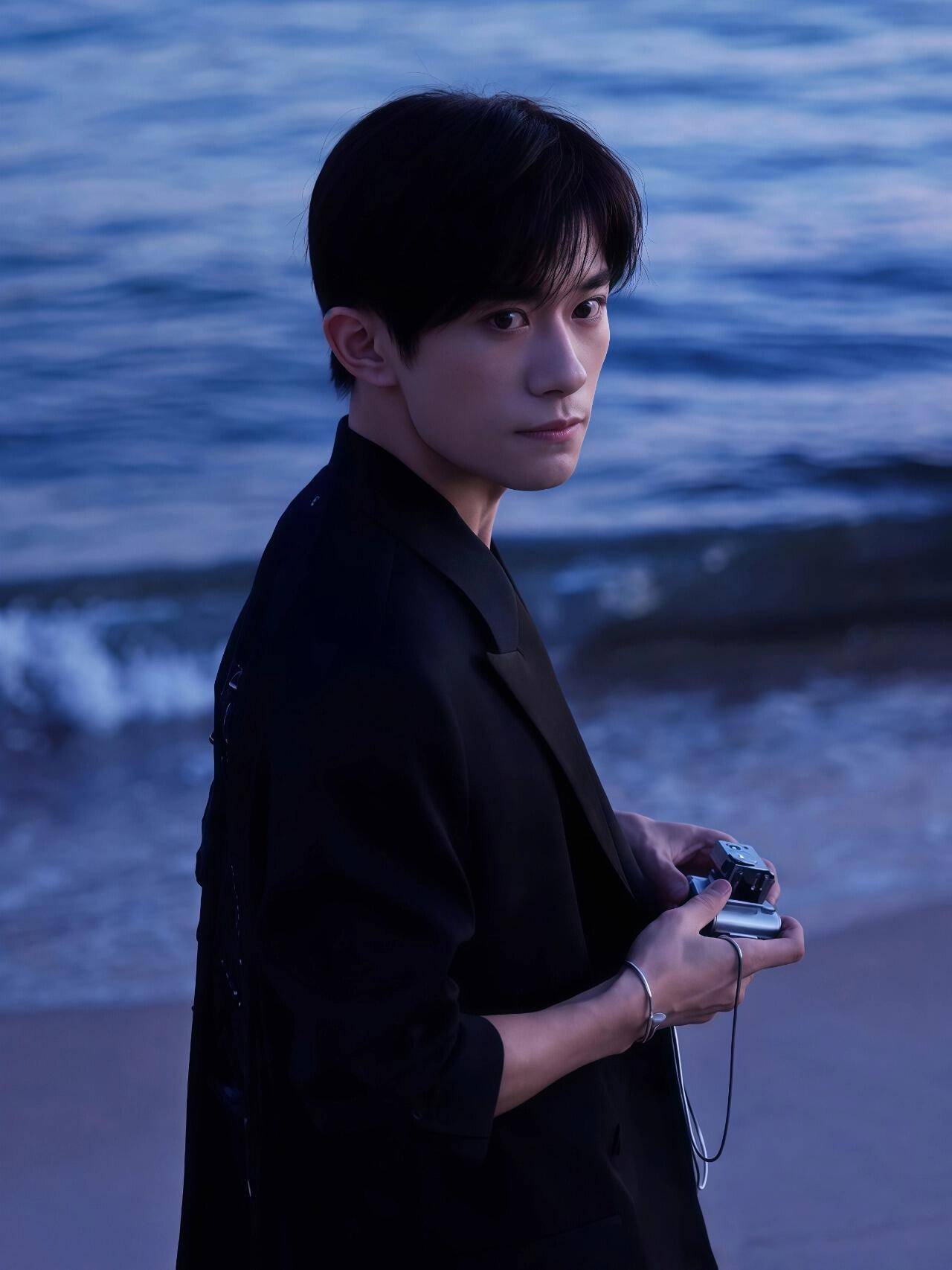 千玺小网站演唱会更新_千玺演出会 千玺小网站演唱会更新_千玺演出会