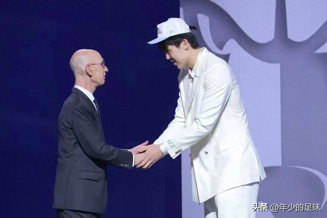 中国足球的杨瀚森在哪里？王钰栋蒯纪闻能吗？中国足球太需要偶像
