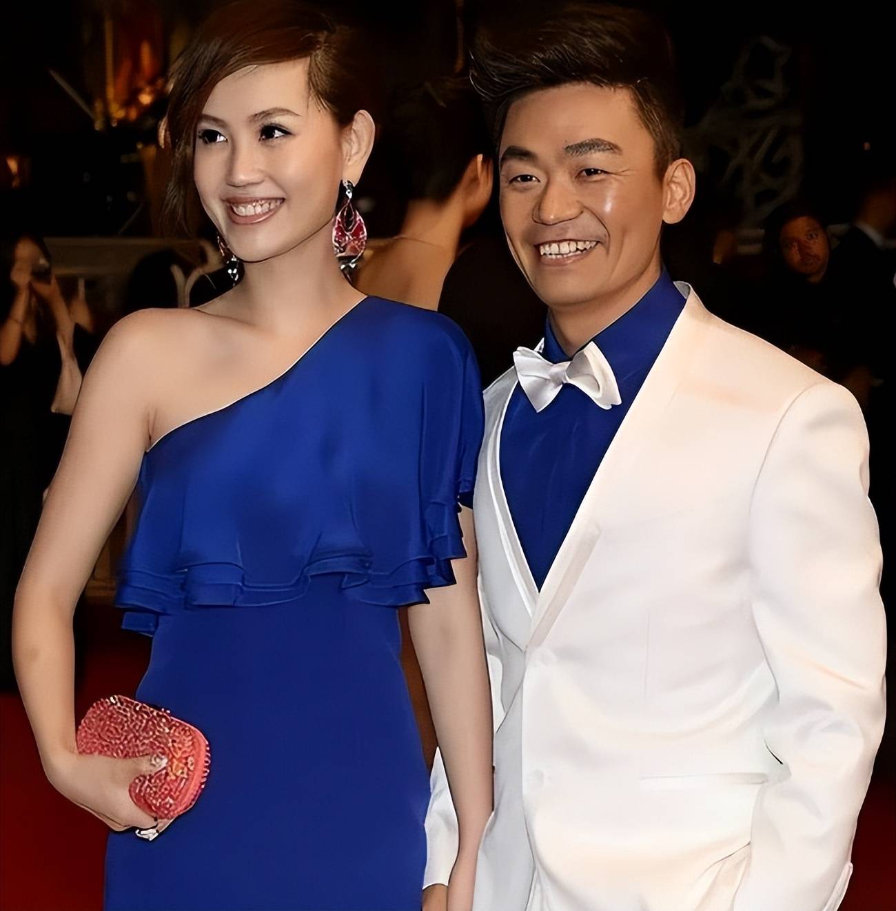 王宝强儿女已长大,五官颜值惊人,到底是谁的孩子?