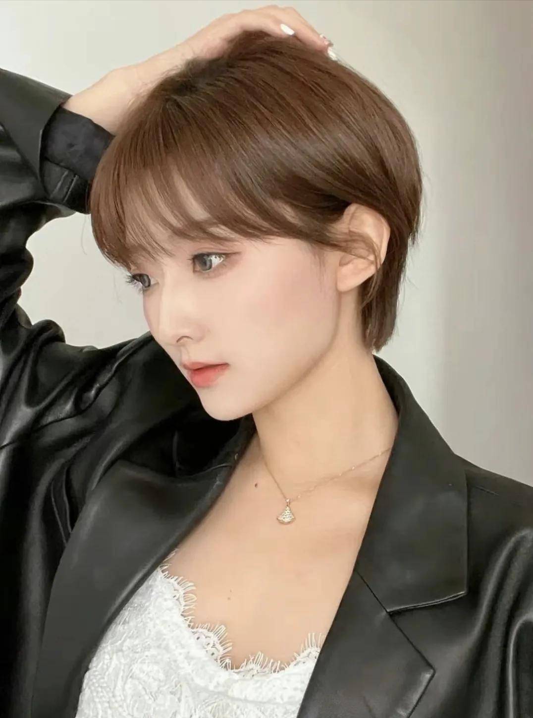 事实证明,40岁女人最适合的发型,齐耳短发!时尚显年轻