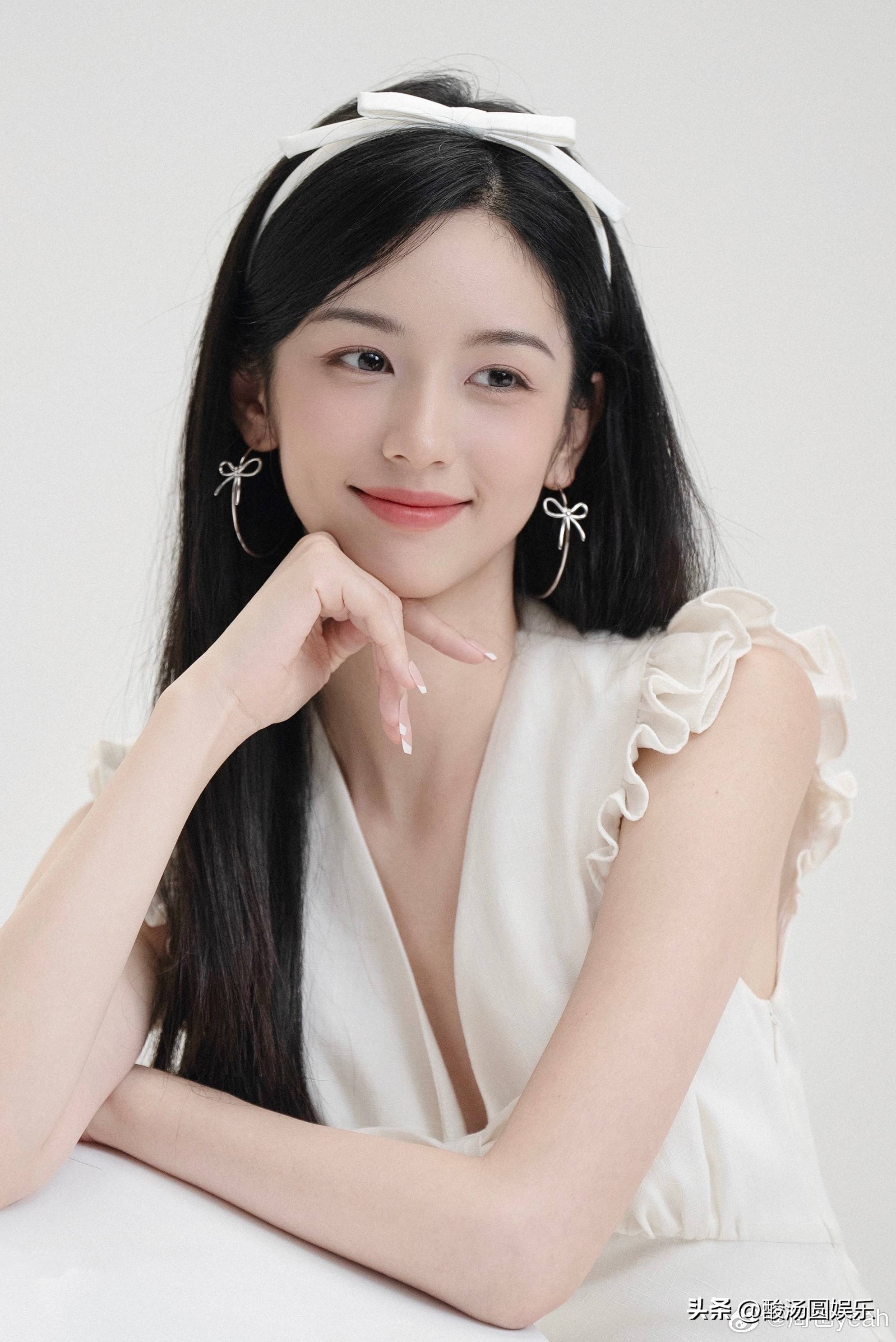 周也突袭更新!"野生周报"图,松弛感如何玩得恰到好处?