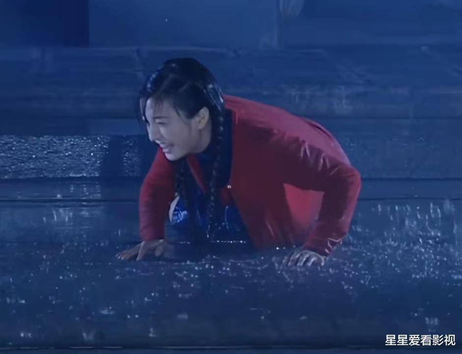 《情深深雨濛濛》4个隐藏疑问,傅文佩保护不了依萍,还很怕她?