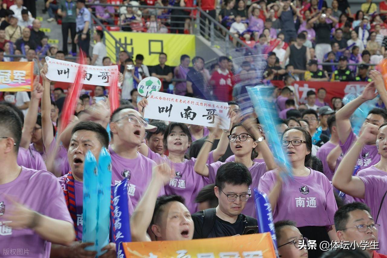苏超火爆，国足失望？还是看到中国足球“崛起”的曙光？