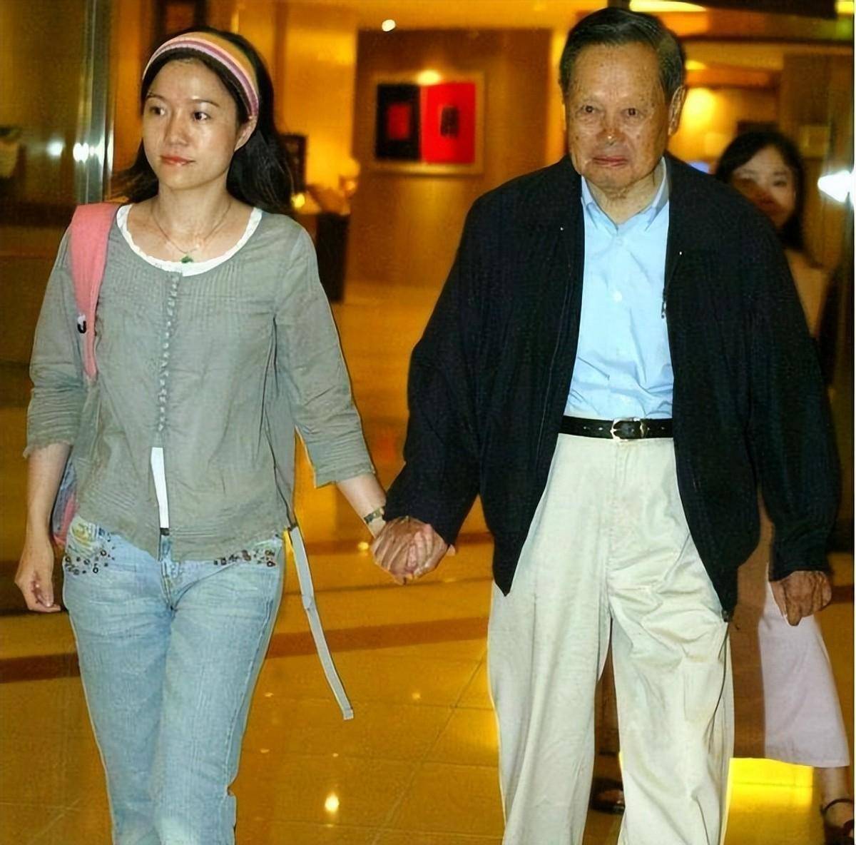翁帆照顾杨振宁21年,得到了什么?她爸早就说透了