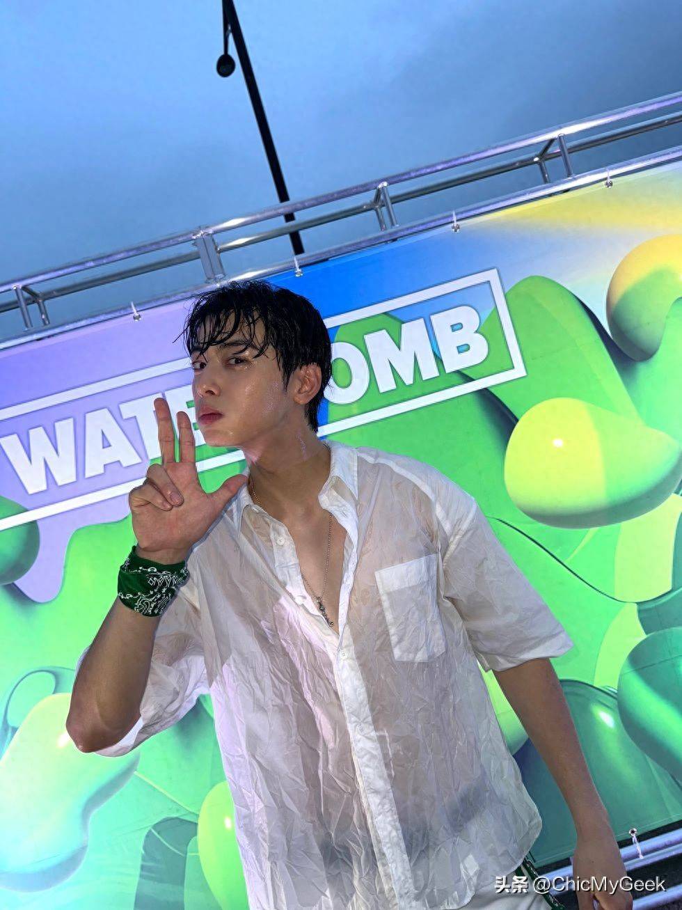 waterbomb泼水节6位行走的荷尔蒙,车银优湿身透视!