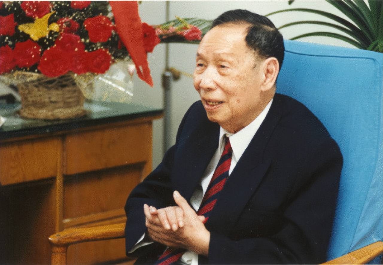 特朗普的亲叔叔,竟是中国造出原子弹的"大功臣"!他干了什么?