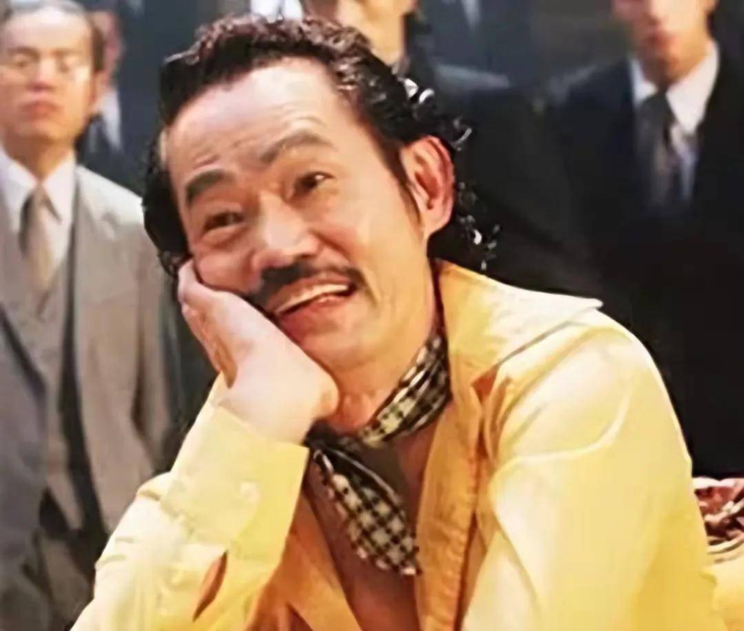 那个功夫电影鼎盛的年代,洪金宝,成龙无疑是最闪耀的两颗星,但元华和