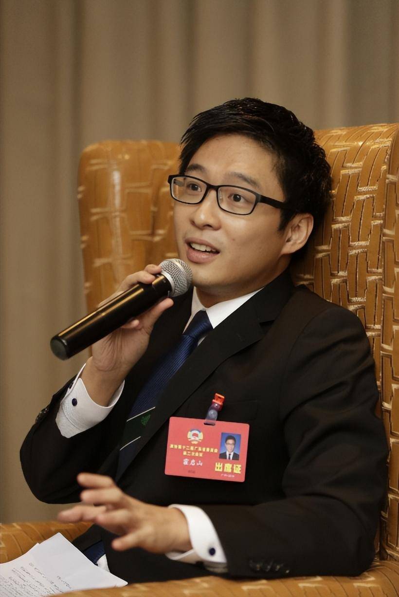 霍震霆采访提及三个儿子!将与晶刚夫妇同去巴黎,不会催婚霍启山