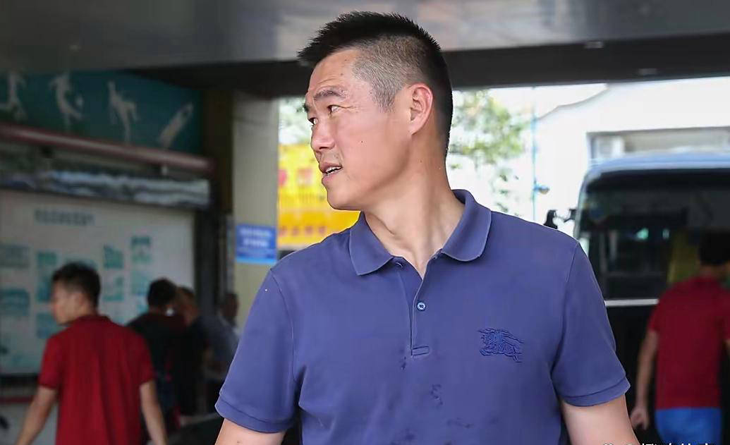 山东泰山为何不选宿茂臻担任临时主帅？球迷揭示真相：老茂不适大任
