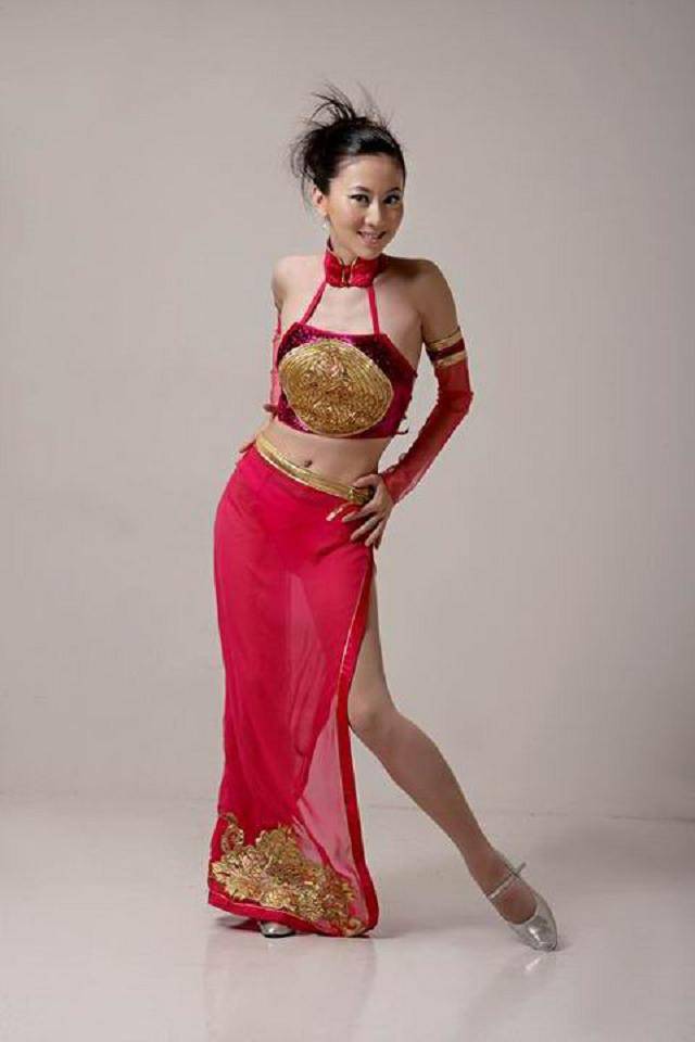 汤加丽当年拍摄的人体艺术写真,到底是真正的艺术,还是被误解的"低俗"