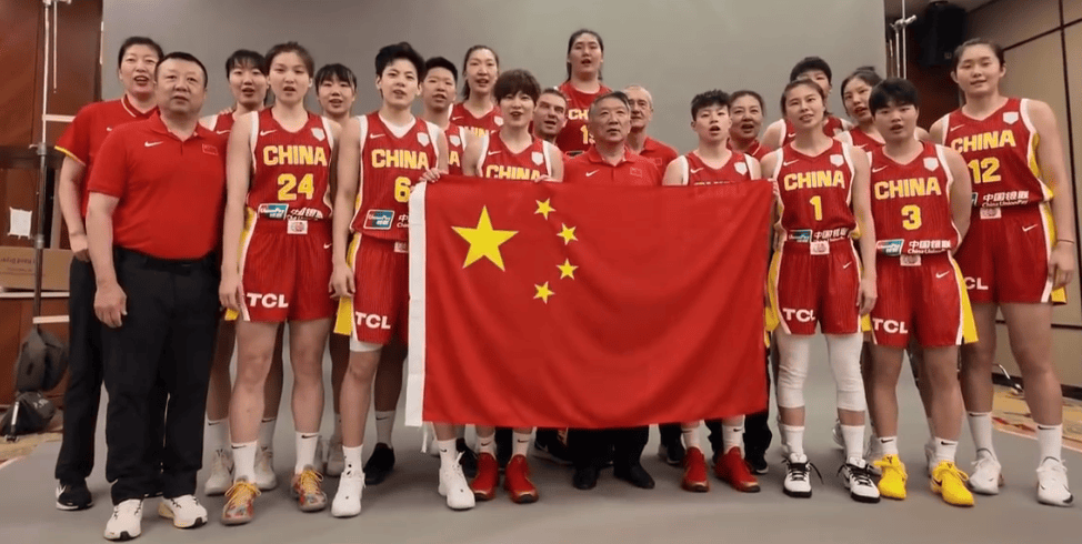 出征亚洲杯!中国女篮大合影出炉:2米26张子宇抢镜,杨舒予真帅