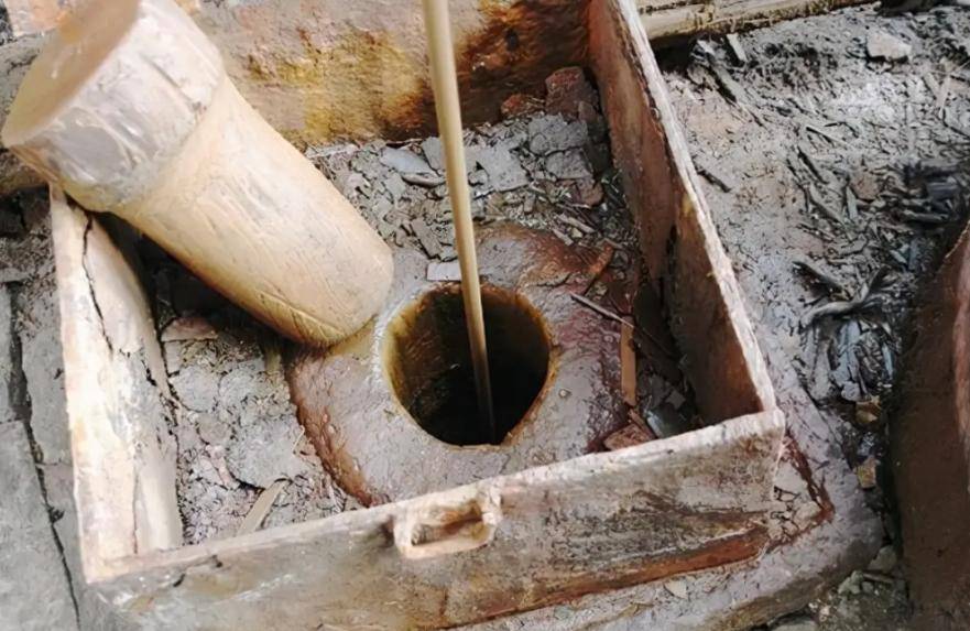 清朝时,几个四川农民凿了口千米深井,直接影响了世界历史的发展