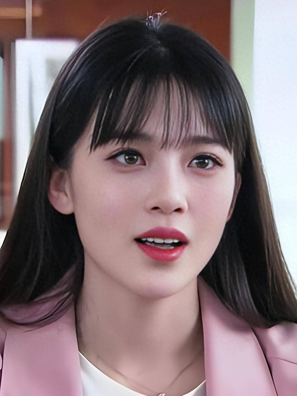 赵樱子自曝暧昧情,成毅彭冠英躺枪,网友:糊咖蹭热度