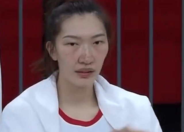 女篮亚洲杯：中国女篮首秀高姿态碾压对手，张子宇还可以更好