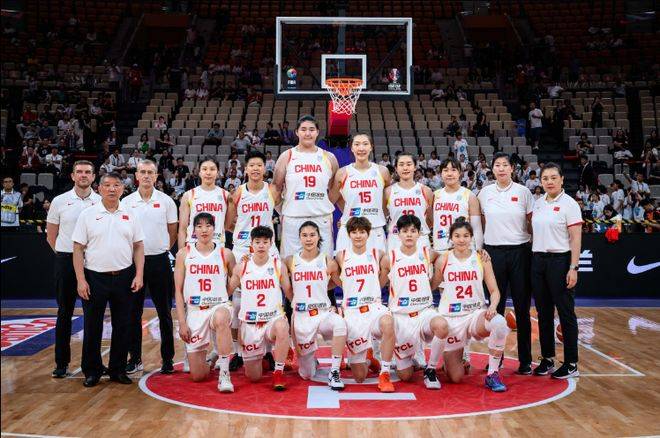 中国女篮51分大胜，却有4大问题：张子宇暴露短板 宫鲁鸣实验双塔