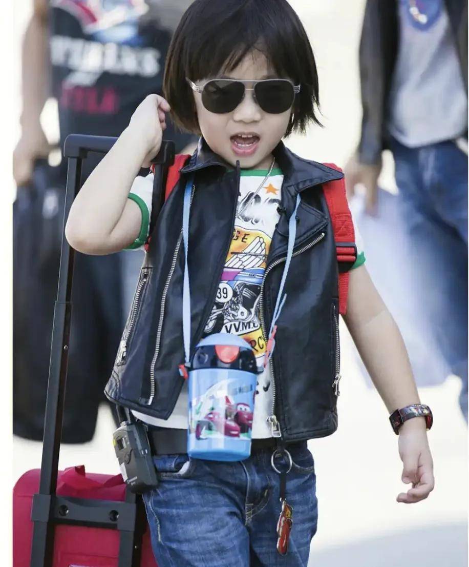 林志颖儿子曝光:15岁眉眼神似易烊千玺,小旋风基因显现