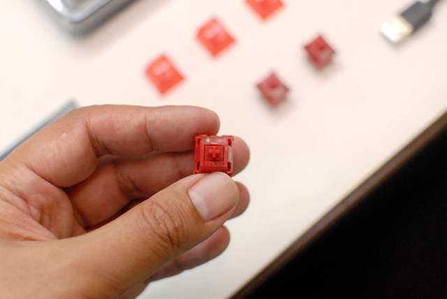 黑爵MK87三模无线机械键盘深度评测:续航怪兽与客制化艺术的碰撞