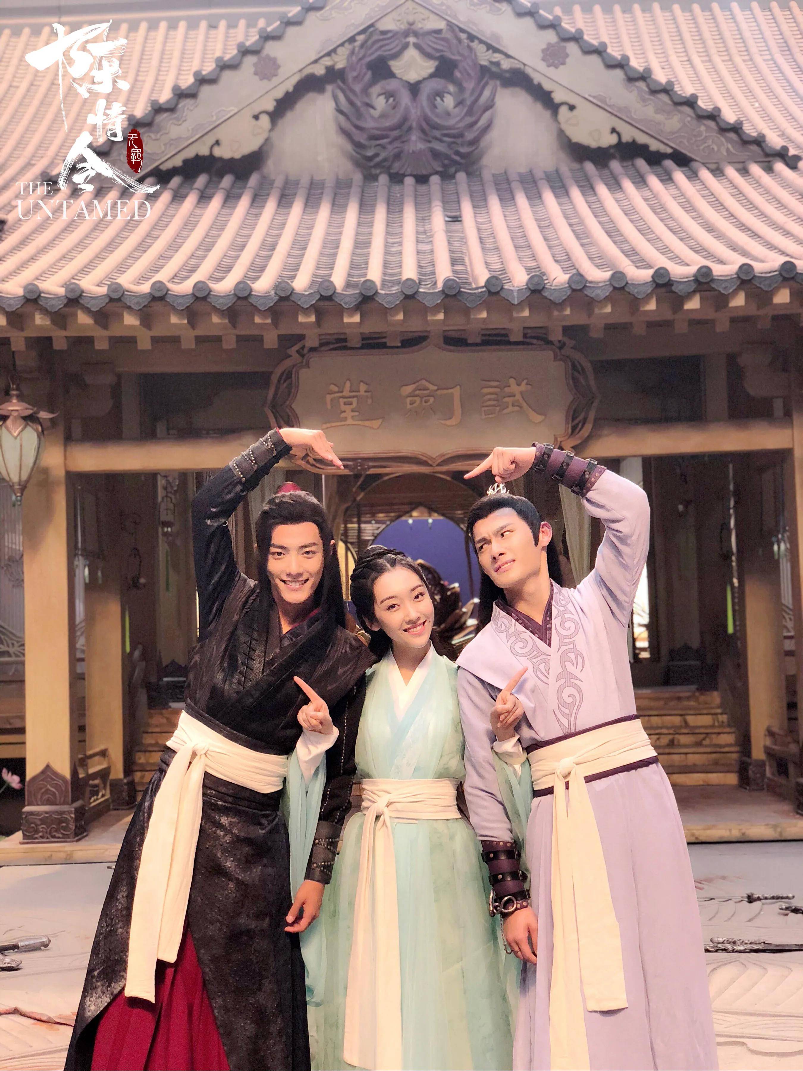 p图横行!看《陈情令》别被骗了!存一组肖战合影原图