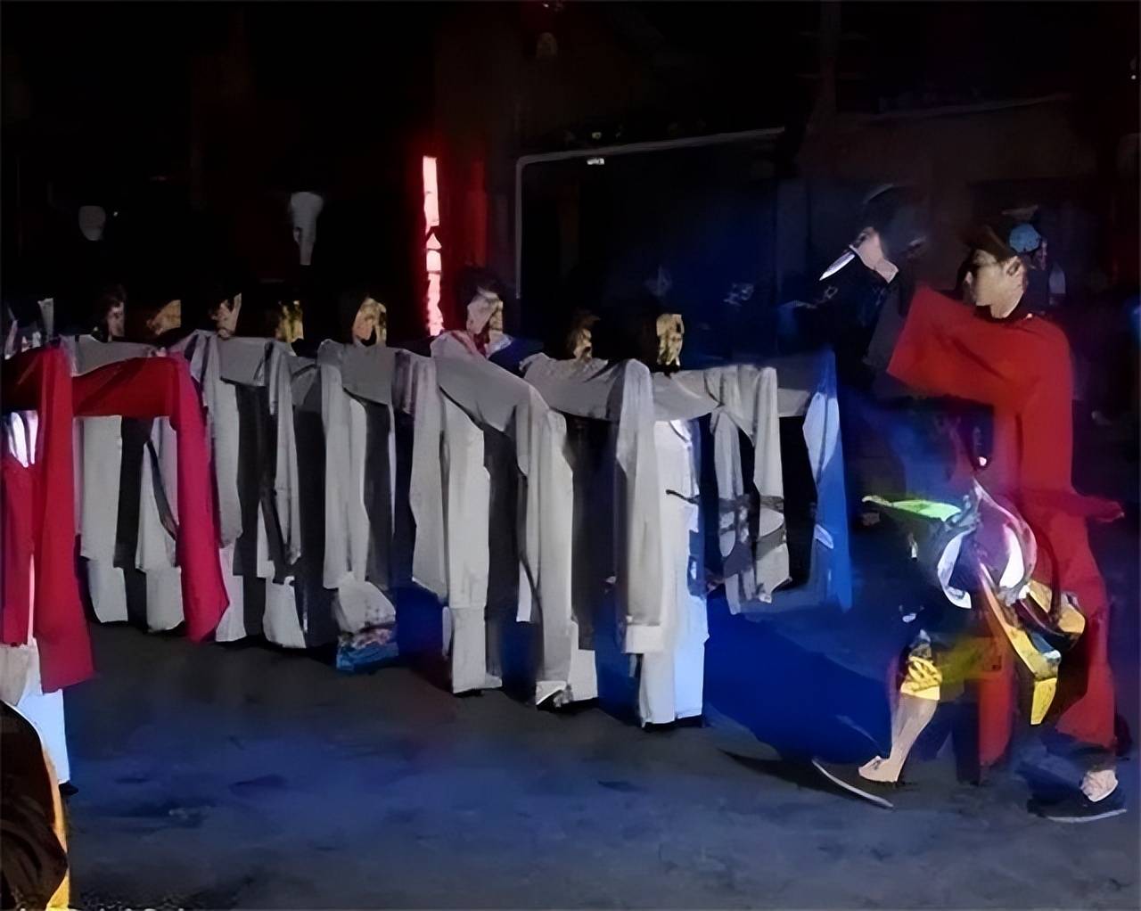 湘西最后一位赶尸人,真实还原恐怖赶尸场景,并上演死鸡复活术