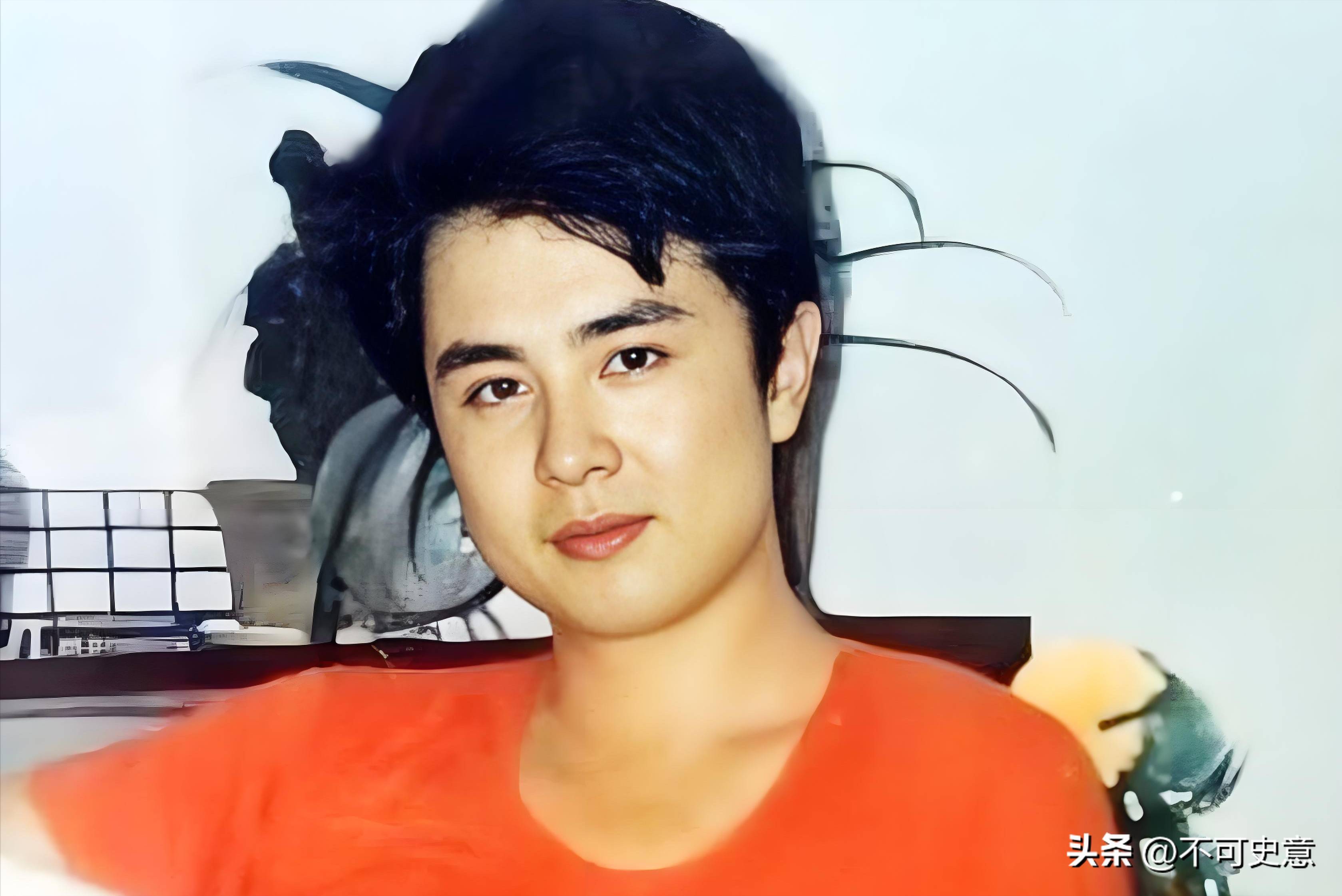 "巅峰时期迎娶丑妻,徐少华,42年婚姻恩爱如初"