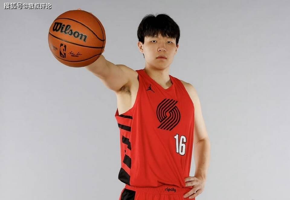 杨瀚森即将回国备战男篮亚洲杯引热议 球迷吐槽：现阶段即战力存疑