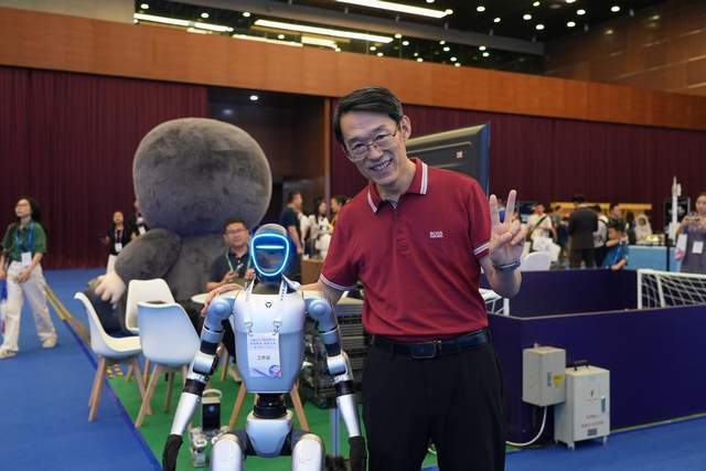 选大学即选未来，985海归教授李泽中国互联网大会上惊曝终局思维
