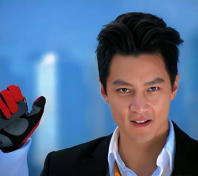 怀旧90年代港星:国民男神吴彦祖,三次转折改写人生轨迹