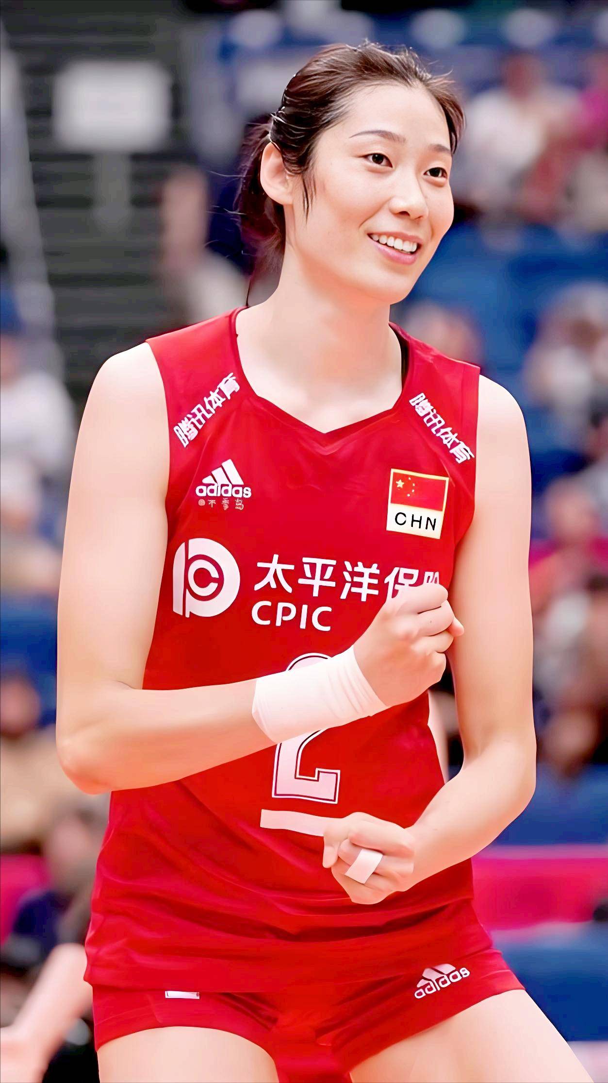 "三高球星"朱婷回郑州!她将与妹妹参加全运会,31岁婚恋困难